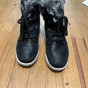 Cliffs by WHITE MOUNTAIN Black Winter Boots